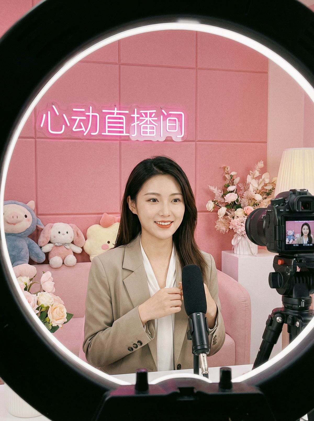 17c一起草美女直播视频